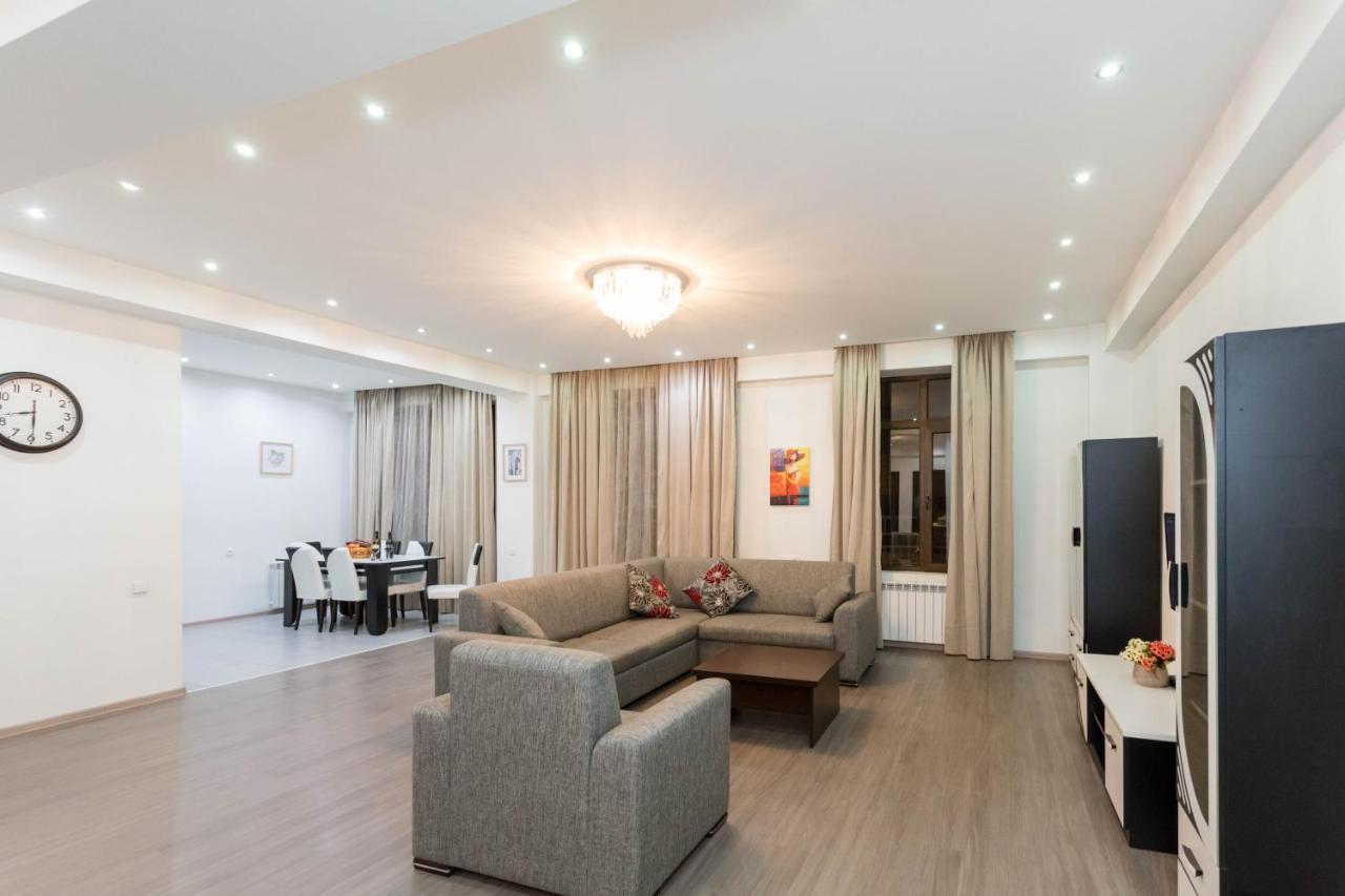 Apartment In The City Center Lll Tiflis Exterior foto